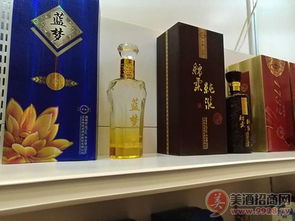 江蘇青花瓷酒業股份攜家族強勢產品亮相2017重慶秋糖會現場