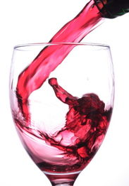 紅酒慢慢喝不易醉