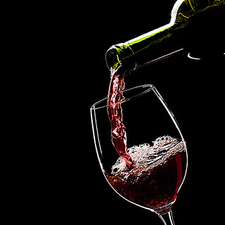 【紅酒黑色背景背景圖片】_紅酒黑色背景高清背景素材下載